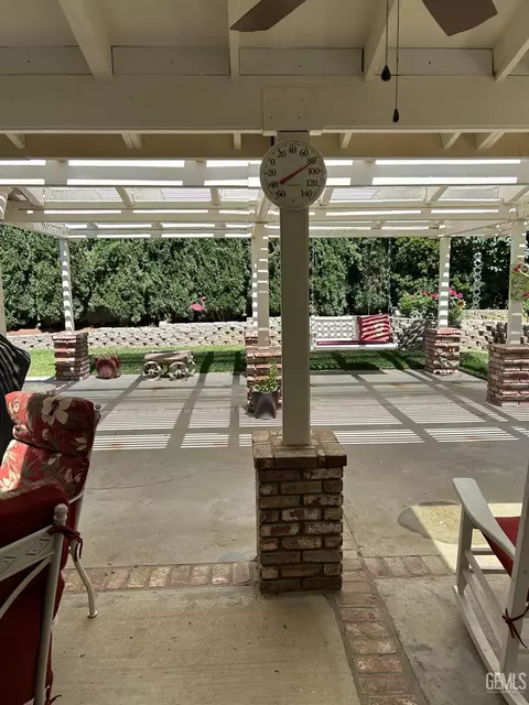 1174 Hickory Ave, Tehachapi, CA 93561 photo 3
