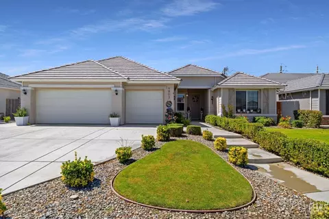 9803 Pocohontas Ln, Bakersfield, CA 93311