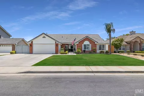 10605 Trophy Ct, Bakersfield, CA 93312