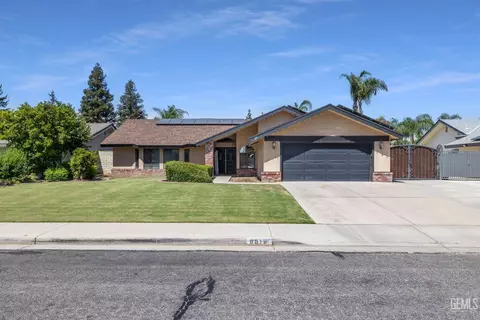 8916 Sierra Oak Dr, Bakersfield, CA 93311