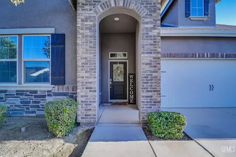 10307 Alondra Dr, Bakersfield, CA 93311