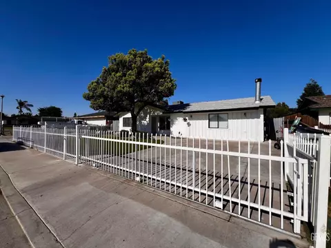 Other - 712 Iris St, Bakersfield, CA 93308 photo 1 of 4