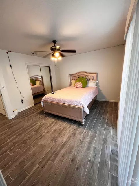 Bedroom - 712 Iris St, Bakersfield, CA 93308 photo 3 of 3