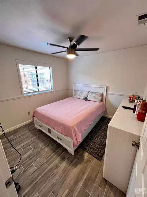 Bedroom - 712 Iris St, Bakersfield, CA 93308 photo 1 of 3
