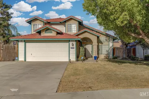 1016 Silver Oak Dr, Bakersfield, CA 93312