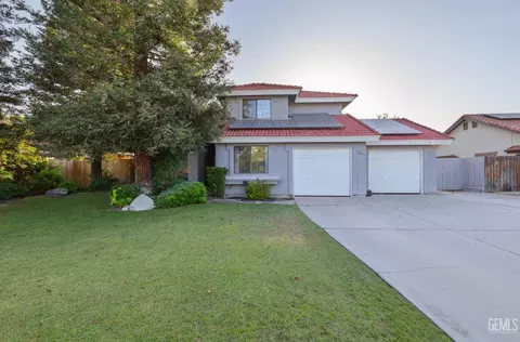 8844 Sierra Oak Dr, Bakersfield, CA 93311