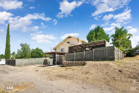 Exterior - 600 D St, Taft, CA 93268 photo 3 of 6