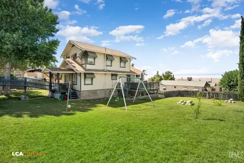 Exterior - 600 D St, Taft, CA 93268 photo 4 of 6