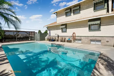 Exterior - 600 D St, Taft, CA 93268 photo 5 of 6