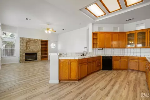 1309 Fieldspring Dr, Bakersfield, CA 93311 photo 21
