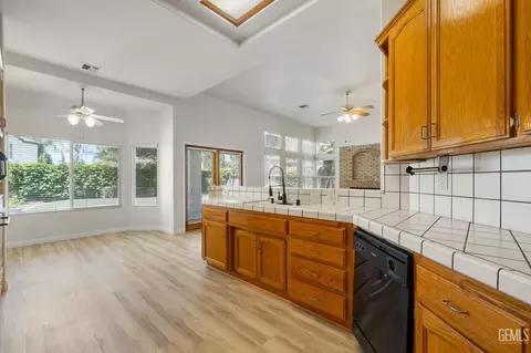 1309 Fieldspring Dr, Bakersfield, CA 93311 photo 18