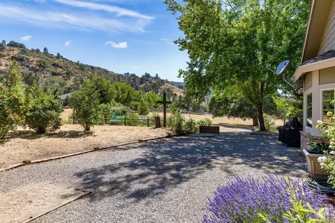 25755 Skyline Dr, Tehachapi, CA 93561 photo 12
