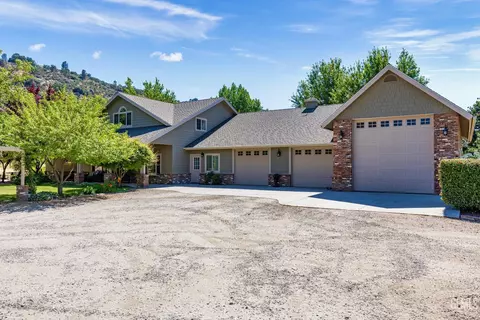 25755 Skyline Dr, Tehachapi, CA 93561 photo 4
