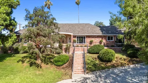 6302 Broadmoor Ct, Bakersfield, CA 93306 photo 1