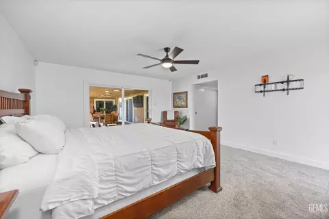 6302 Broadmoor Ct, Bakersfield, CA 93306 photo 38