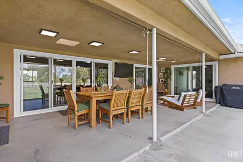 6302 Broadmoor Ct, Bakersfield, CA 93306 photo 42