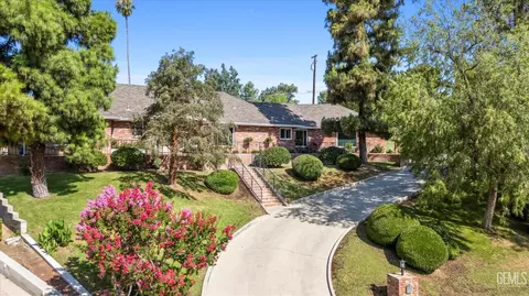 6302 Broadmoor Ct, Bakersfield, CA 93306 photo 2