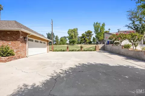 6302 Broadmoor Ct, Bakersfield, CA 93306 photo 6