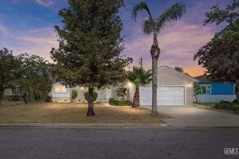 10 Suzanne St, Bakersfield, CA 93309