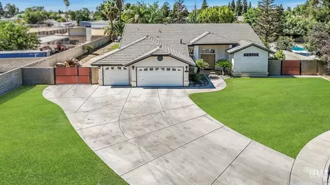 10901 Melocoton Ct, Bakersfield, CA 93312