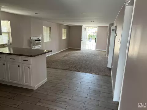 Living - 210 E St, Taft, CA 93268 photo 1 of 1