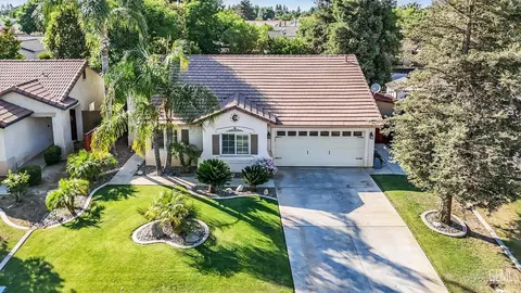 8504 Northshore Dr, Bakersfield, CA 93312