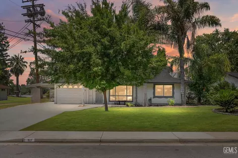 917 Pebble Beach Dr, Bakersfield, CA 93309