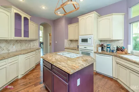 12404 Trinity River Dr, Bakersfield, CA 93312 photo 17