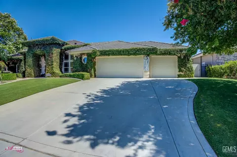 12404 Trinity River Dr, Bakersfield, CA 93312 photo 3