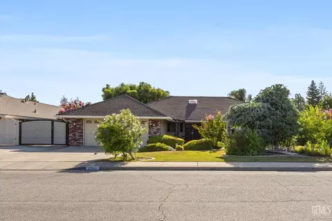 5701 Oakleaf St, Bakersfield, CA 93308 photo 2