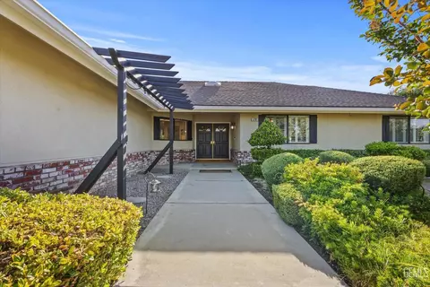 5701 Oakleaf St, Bakersfield, CA 93308 photo 5