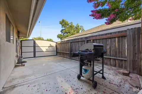 5701 Oakleaf St, Bakersfield, CA 93308 photo 46