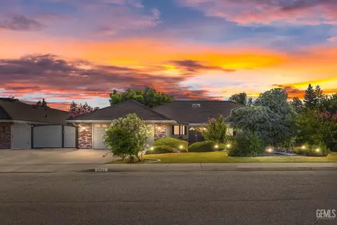 5701 Oakleaf St, Bakersfield, CA 93308 photo 1