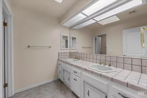 5701 Oakleaf St, Bakersfield, CA 93308 photo 30