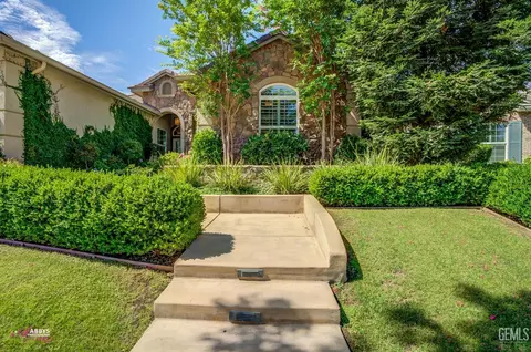 2211 Crocus Dr, Bakersfield, CA 93311 photo 3