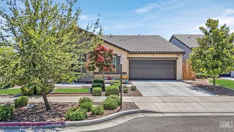 9323 Club Oak Way, Shafter, CA 93263