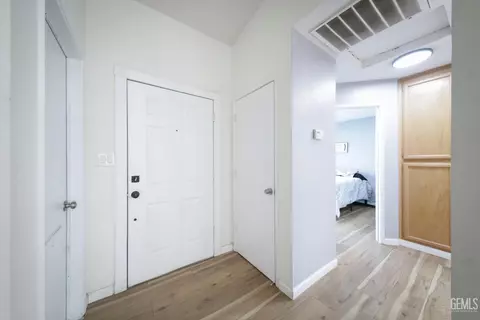 Entry Way - 4504 Tea Tree Ct, Bakersfield, CA 93304 photo 2 of 3