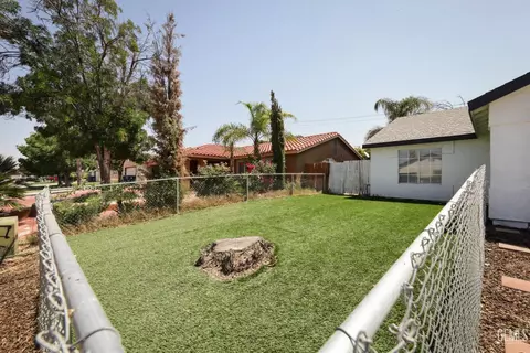 Exterior - 4504 Tea Tree Ct, Bakersfield, CA 93304 photo 2 of 5