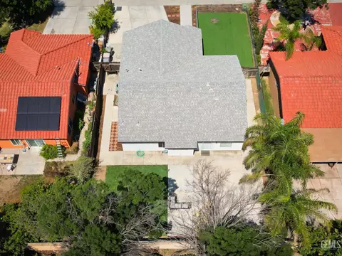 View/Area - 4504 Tea Tree Ct, Bakersfield, CA 93304 photo 3 of 4