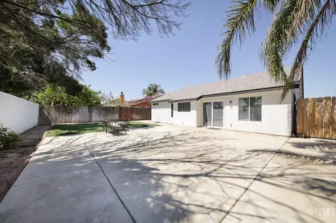 Exterior - 4504 Tea Tree Ct, Bakersfield, CA 93304 photo 4 of 5