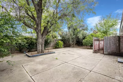 434 W Santa Ana Ave, Clovis, CA 93612 photo 3