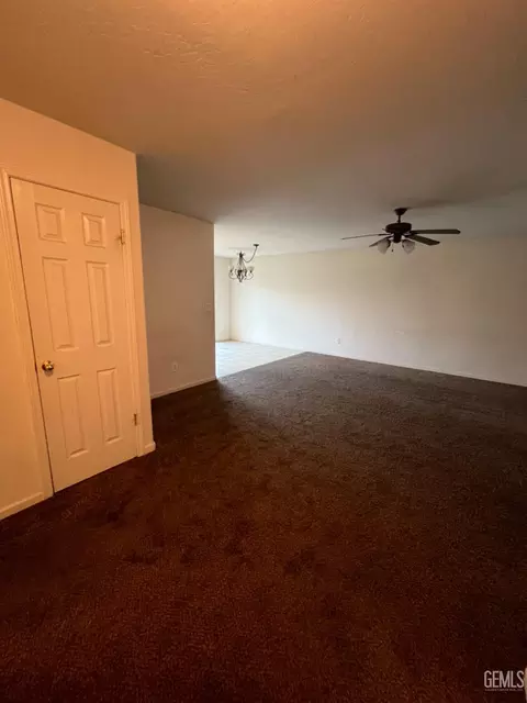 480 Ryan Dr, Shafter, CA 93263 photo 4