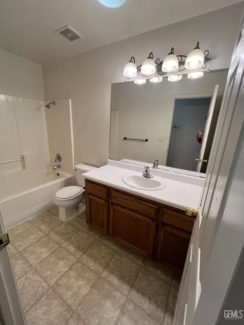 480 Ryan Dr, Shafter, CA 93263 photo 14