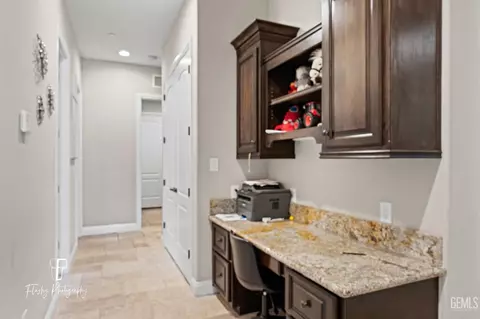 9200 Rockhampton Dr, Bakersfield, CA 93313 photo 24