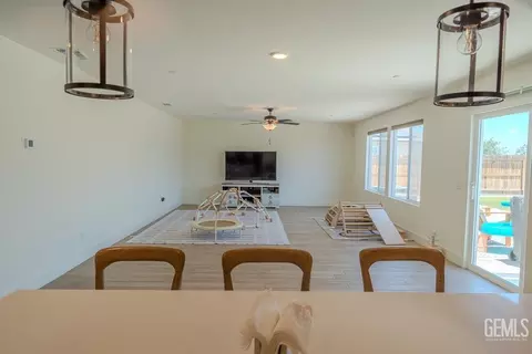 6512 Balmorhea St, Bakersfield, CA 93311 photo 8