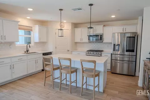 6512 Balmorhea St, Bakersfield, CA 93311 photo 9