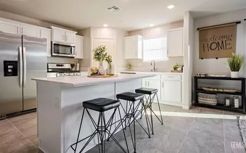 7805 Martian River St #26-LC, Bakersfield, CA 93311