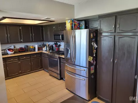 Kitchen - 4508 Adidas Ct, Bakersfield, CA 93313 photo 1 of 4