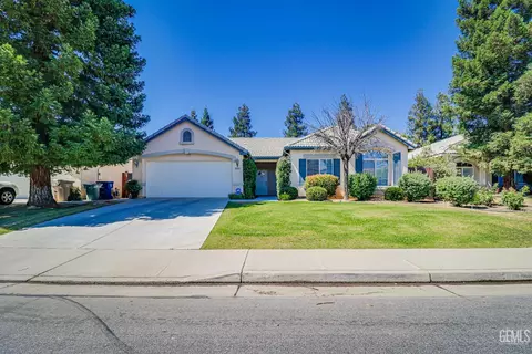 8507 Eagles Landing Dr, Bakersfield, CA 93312