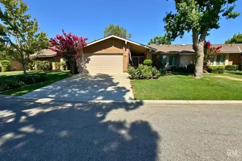 1700 Ashe Rd #11, Bakersfield, CA 93309